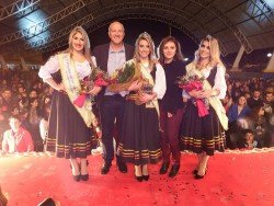 Bruna Weiss é a Rainha da 24ª Festa do Peixe